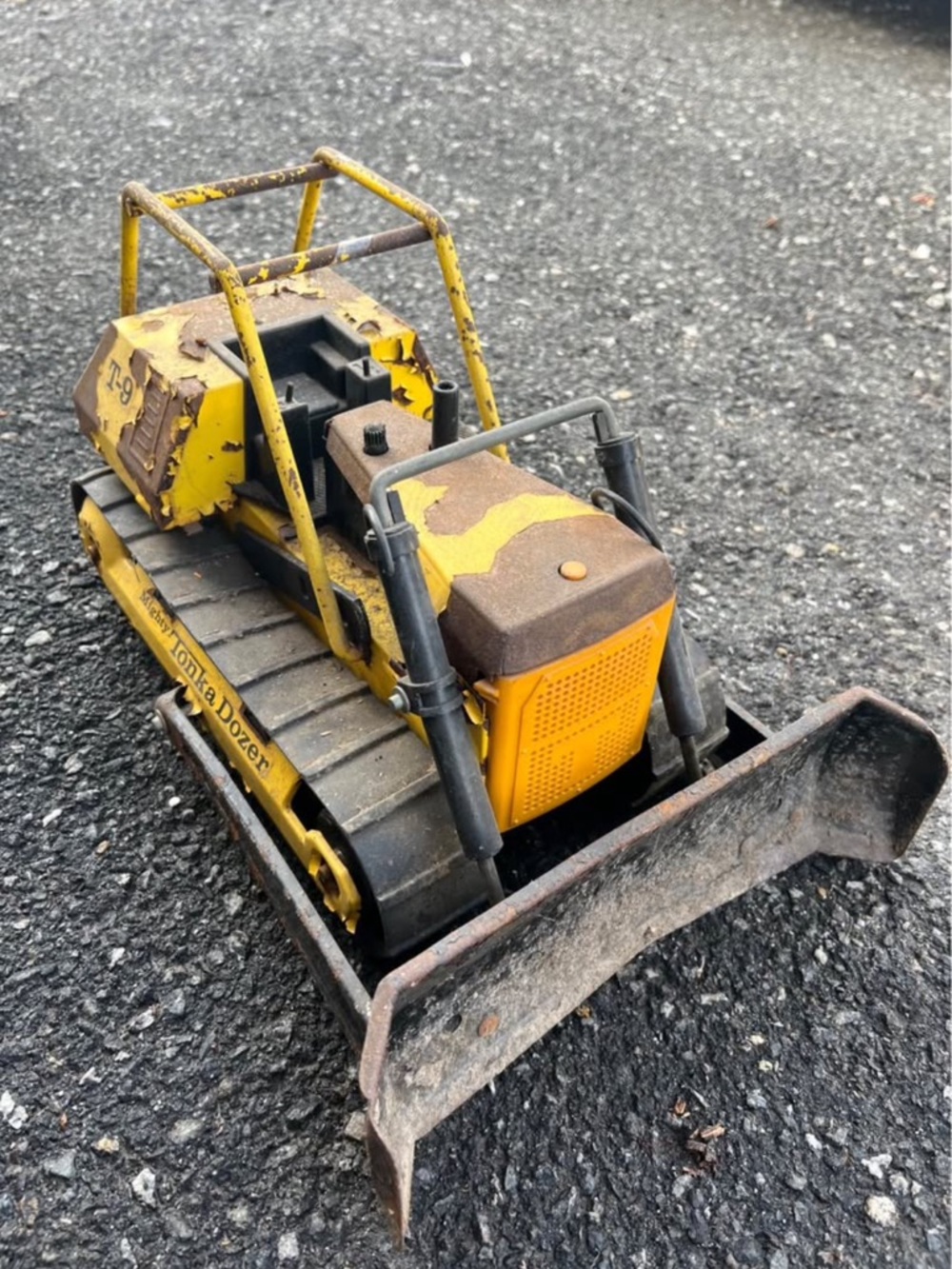 Vintage 1970s Metal TONKA Bulldozer — POOR/FAIR CONDITION